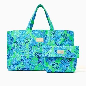Lilly Pulitzer Pool Tote with Pouch in Cabana Green ‘Keepin It Reel’